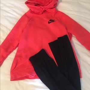 Women’s Nike sweatshirt